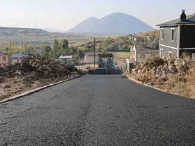 Talas’ın kırsalında asfalt atağı
