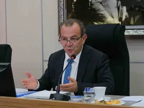 Tanju Özcan’a cinsel saldırı davasında beraat
