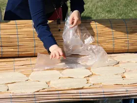 Tarhana güneşe çıktı, kışlık hazırlıkta son günler