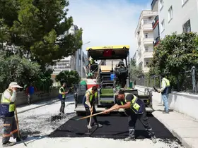 Tarsus’ta yol yenileme çalışmaları hız kesmiyor

