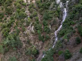 Taşkınlara neden olan yağmurlar kuruyan şelaleyi canlandırdı
