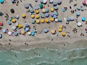 Tatilciler hafta sonu Çeşme’nin keyfini çıkardı

