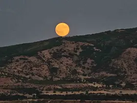 Tatvan’da "Kanlı Ay" tutulması
