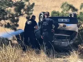 Tavşanlı’da trafik kazasında takla atan otomobilden yara almadan kurtuldu
