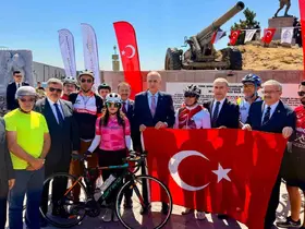 TBMM Başkanı Kurtulmuş Kocatepe’de gerçekleştirilen Büyük Taarruz törenlerine katıldı
