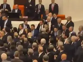 TBMM'de bakanların yemin töreninde gergin anlar