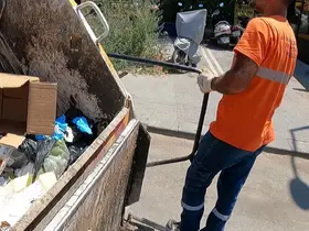 Temizlik emekçilerinin bir günü aksiyon kamerasına yansıdı
