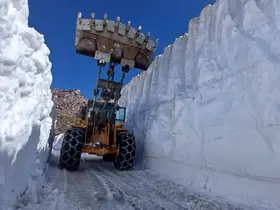 Temmuz ayında 6 metrelik karda yol açma çalışması
