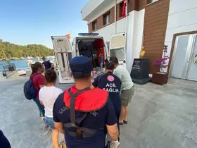 Tersane adasında rahatsızlanan vatandaşa tıbbi tahliye
