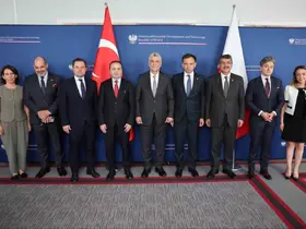 Ticaret Bakanı Bolat, Polonya Maliye Bakanı Domanski ile bir araya geldi
