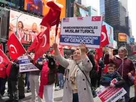 Times Meydanı’nda Ermeni yalanı protestosu
