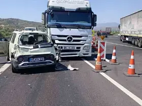 Tır, otomobile arkadan çarptı: 3 yaralı
