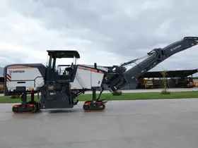Tokat Belediyesi yeni asfalt kazıma makinesini filosuna kattı
