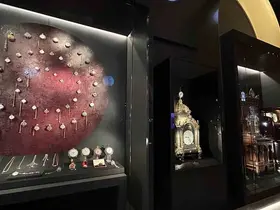Topkapı Sarayı’nın dünyaca ünlü saat koleksiyonunun kapıları vatandaşların ziyaretine açıldı
