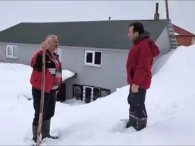 Torul’da kar altında ayı nöbeti
