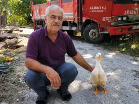 Torunların hevesi geçti, dedenin en yakın dostu oldu
