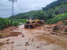 Trabzon’da etkili yağışın izleri siliniyor
