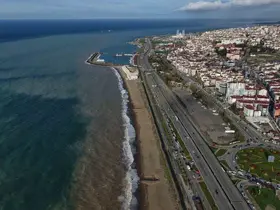 Trabzon’da sahil çamura bulandı
