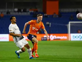 Trendyol Süper Lig: Başakşehir FK: 2 - Gençlerbirliği: 0 (İlk yarı)
