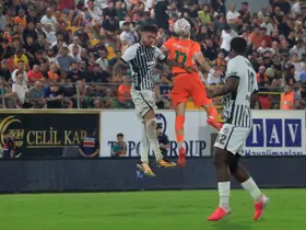 Trendyol Süper Lig: Corendon Alanyaspor: 1 - Beşiktaş: 0 (Maç sonucu)
