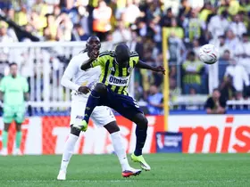 Trendyol Süper Lig: Fenerbahçe: 5 - Eyüpspor: 0 (İlk yarı)
