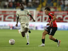 Trendyol Süper Lig: Gençlerbirliği: 0 - Erzurumspor FK: 0 (İlk yarı)
