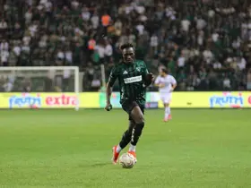 Trendyol Süper Lig: Kocaelispor: 1 - Samsunspor: 0 (İlk yarı)
