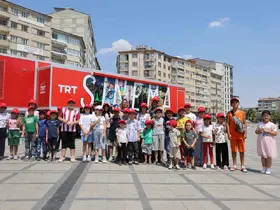 TRT Sinema Tırı Elazığlı çocuklara sinema keyfi yaşattı
