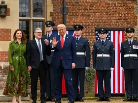 Trump, İngiltere Başbakanı Starmer ile görüştü
