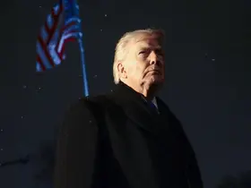 Trump, İran ile ticaret yapan ülkelere ek gümrük vergisi uygulanabilmesine yönelik kararname imzaladı
