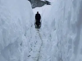 Tunceli’de kar kalınlığı insan boyunu geçti
