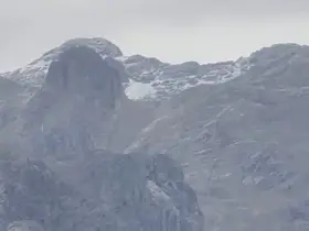 Tunceli’de mevsimin ilk karı yüksek kesimlere yağdı
