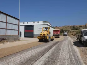 Turgutlu Belediyesinden yol sorunlarına çok yönlü çözüm
