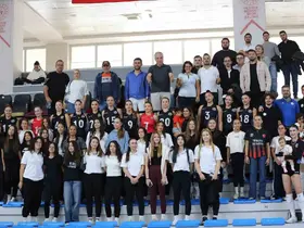 Turgutlu’nun Sultanları sezona 3-0’la başladı
