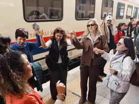Turistik Karaelmas Ekspresi yolcularını Madenci Korosu coşkuyla karşıladı
