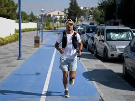 Türkiye’yi dünyaya tanıtmak için başladığı 5 bin kilometrelik ultra maratonda 6’ıncı durağı Kuşadası oldu
