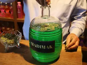 Türkülere konu olan madımağın dondurmasından sonra bu kez de kolonyasını yaptılar
