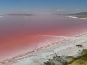 Tuz Gölü pembe bir masala dönüştü

