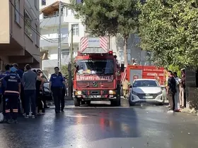 Tuzla’da 2 katlı binanın çatısı alev alev yandı
