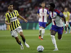 UEFA Şampiyonlar Ligi: Lyon: 0 - Fenerbahçe: 2 (İlk yarı)
