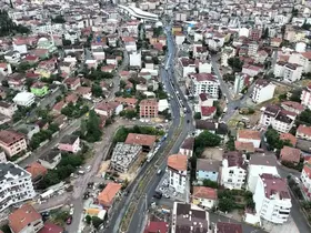 Uğur Mumcu Caddesi modern kimliğine kavuşuyor
