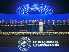 Ulaştırma ve Altyapı Bakanı Uraloğlu: "2002’de 6 bin 101 kilometre olan bölünmüş yol ağımızı bugün 30 bin kilometreye çıkardık"
