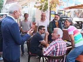 Ulaştırma ve Altyapı Bakanı Uraloğlu Adalar’da esnafla buluştu

