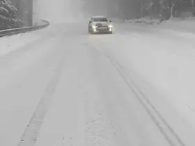 Uludağ’da dün gece yoğun kar yağdı, kar kalınlığı 163 santimetreye ulaştı
