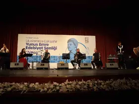 Uluslararası Eskişehir Yunus Emre Edebiyat Şenliği muhteşem bir açılışla başladı
