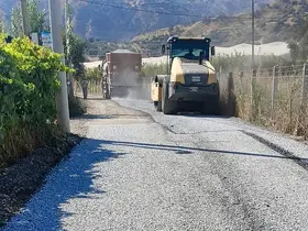 Umurlu’da asfaltlama çalışmaları devam ediyor
