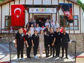 Uşak Belediyesi özel bireyleri iş hayatına kazandıran kafeyi hizmete açtı
