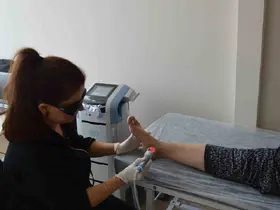 Uşak Eğitim ve Araştırma Hastanesinde lazer cihazıyla inatçı ağrılara ameliyatsız çözüm
