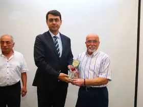 Uşak’ta kan bağışçılarına plaket taktim edildi
