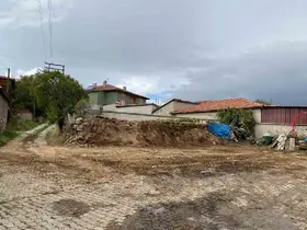 Uşak’ta metruk yapılar yıkılıyor
